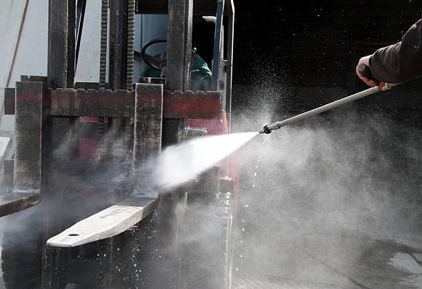 Best Playground Equipment Cleaning  in Saunders Lake, OR